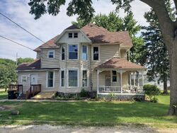 Pre-foreclosure in  14th Ave Rock Falls, IL 61071