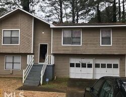 Pre-foreclosure in  Park Ridge Cir Riverdale, GA 30274