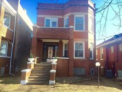 Pre-foreclosure in  S Prairie Ave Chicago, IL 60619