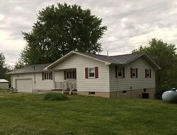 Pre-foreclosure in  Lincoln Rd Benton, IL 62812