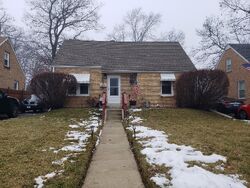 Pre-foreclosure in  W Crescent Ave Waukegan, IL 60085
