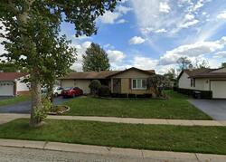 Pre-foreclosure in  Avon Rd Elk Grove Village, IL 60007