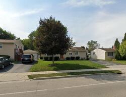 Pre-foreclosure in  Golfview Ln Carpentersville, IL 60110