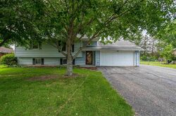 Pre-foreclosure in  Barry Ave Byron, IL 61010