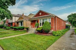 Pre-foreclosure in  S Ridgeland Ave Chicago, IL 60617