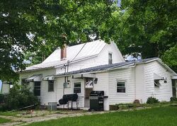 Pre-foreclosure in  E 200 S Winchester, IN 47394