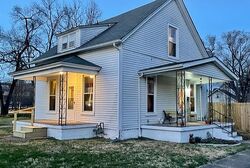 Pre-foreclosure in  Cottage Ave Columbus, IN 47201