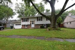 Pre-foreclosure in  W Concord Rd Muncie, IN 47304
