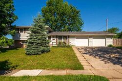 Pre-foreclosure in  Bolton Dr Fort Wayne, IN 46805