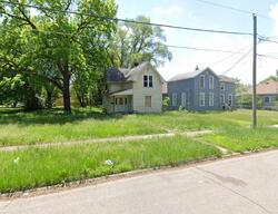 Pre-foreclosure in  Archer Ave Waterloo, IA 50703