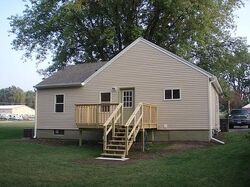Pre-foreclosure in  E Lacona Ave Des Moines, IA 50315