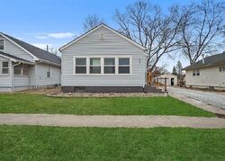 Pre-foreclosure in  2nd St West Des Moines, IA 50265