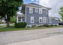 Pre-foreclosure in  E 3rd St N Newton, IA 50208