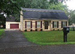 Pre-foreclosure in  Greenwood Dr Hopkinsville, KY 42240