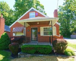 Pre-foreclosure in  Indiana Ave Latonia, KY 41015