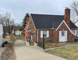 Pre-foreclosure in  Park Ave Erlanger, KY 41018