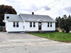 Pre-foreclosure in  Highland Ave Lincoln, ME 04457