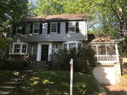 Pre-foreclosure in  Brookeway Dr Bethesda, MD 20816