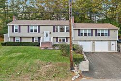 Pre-foreclosure in  Surrey Dr Plymouth, MA 02360