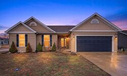 Pre-foreclosure in  Spring Valley Dr Winfield, MO 63389