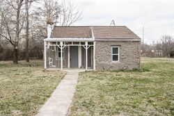 Pre-foreclosure in  W Hovey St Springfield, MO 65802
