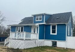 Pre-foreclosure in  Leslie Rd Randolph, NJ 07869