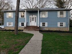 Pre-foreclosure in  Inwood Rd Morris Plains, NJ 07950