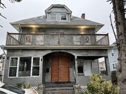 Pre-foreclosure in  Johnson Pl Woodmere, NY 11598