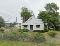 Pre-foreclosure in  Bayview Ave Amityville, NY 11701