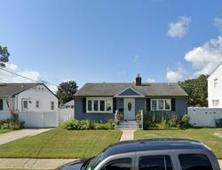 Pre-foreclosure in  Anchor Ct West Babylon, NY 11704