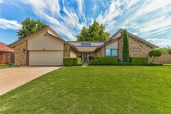 Pre-foreclosure in  Nw 119th St Oklahoma City, OK 73162