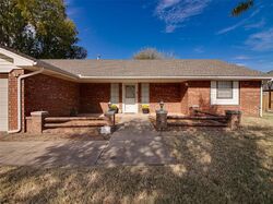 Pre-foreclosure in  Nw 117th St Oklahoma City, OK 73162