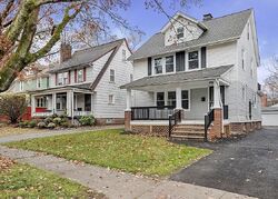 Pre-foreclosure in  Quilliams Rd Cleveland, OH 44121