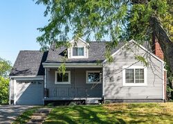 Pre-foreclosure in  Princeton Dr Dayton, OH 45406
