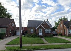 Pre-foreclosure in  Villaview Rd Cleveland, OH 44119