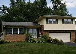 Pre-foreclosure in  Barberry Ln Columbus, OH 43213