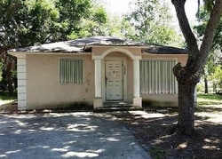 Pre-foreclosure in  QUEENSBORO AVE S Saint Petersburg, FL 33711