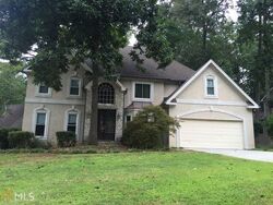 Pre-foreclosure in  OSPREY PT Stone Mountain, GA 30087