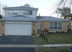 Pre-foreclosure in  BUTTONWOOD WALK Hazel Crest, IL 60429
