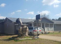 Pre-foreclosure in  HUCKLEBERRY RDG Anniston, AL 36201