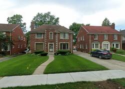 Pre-foreclosure in  OAK DR Detroit, MI 48221