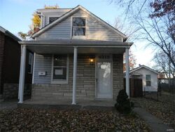 Pre-foreclosure in  OSCEOLA ST Saint Louis, MO 63116