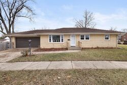 Pre-foreclosure in  JONATHAN AVE Rockford, IL 61103