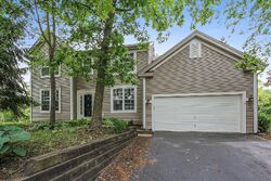 Pre-foreclosure in  SADDLEWOOD DR Wauconda, IL 60084