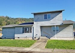 Pre-foreclosure in  MORELAND AVE Drain, OR 97435