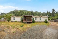 Pre-foreclosure in  BARTON RD Glendale, OR 97442