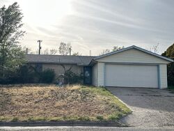 Pre-foreclosure in  DOGWOOD LN Pampa, TX 79065