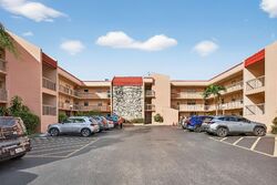 Pre-foreclosure in  HOLIDAY SPRINGS BLVD  Pompano Beach, FL 33063