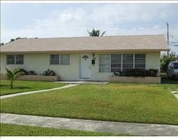 Pre-foreclosure in  PINE CONE LN West Palm Beach, FL 33417