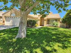 Pre-foreclosure in  VICTORIA AVE Lancaster, CA 93534